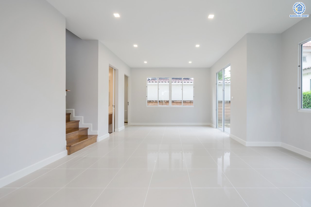 บ้านเดี่ยวมือสองนนทบุรี ม.ฮาบิเทีย ราชพฤกษ์-345 จากแบรนด์คุณภาพ Sansiri เนื้อที่ 50 ตร.ว. ฟังก์ชัน 3 ห้องนอน 2 ห้องน้ำ จอดรถได้ 2 คัน บนทำเลติดถนนใหญ่ 345 พร้อมเชื่อมสู่ราชพฤกษ์, แจ้งวัฒนะ และติวานนท์ ฯลฯ ได้อย่างรวดเร็ว ใกล้ทางด่วน "ศรีสมาน" และรายล้อมด้วยสิ่งอำนวยความสะดวกครบ